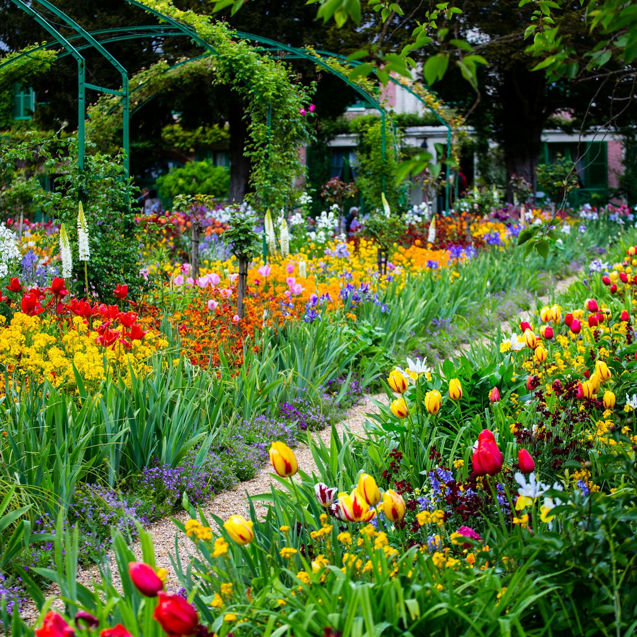 Jardín de Monet en Giverny: Tour guiado de medio día desde París - Alojamientos en Paris