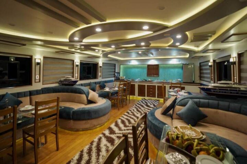 보트-살롱-라이브어보드-레드-씨