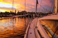 Blick auf den Sonnenuntergang vom Boot aus