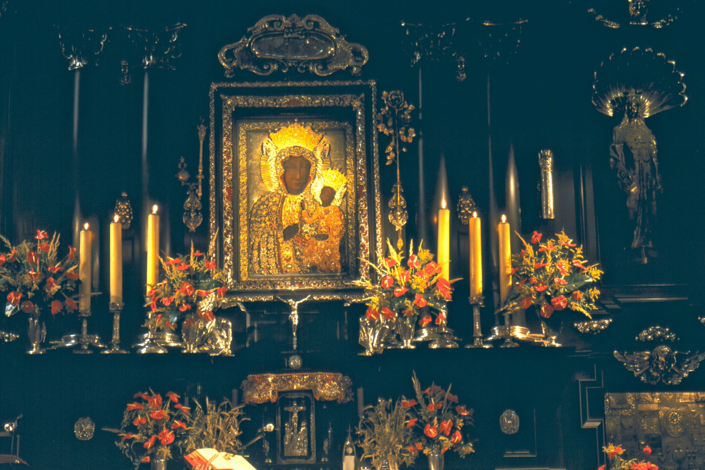 Czestochowa: The Black Madonna Guided Day Tour + Transport