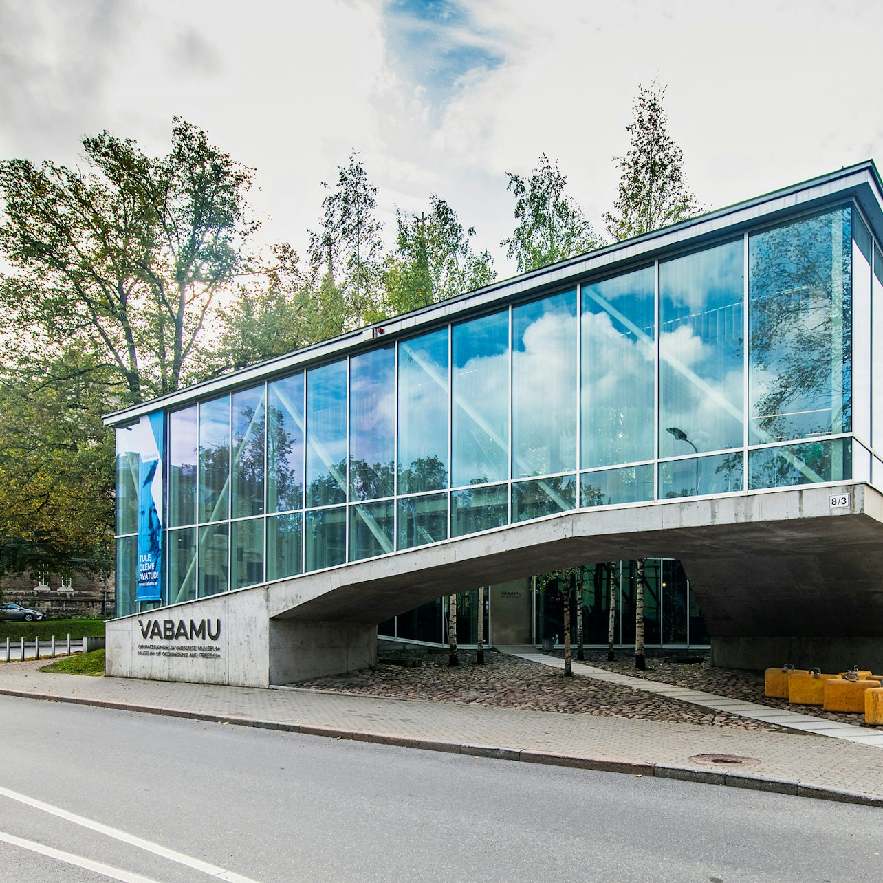 Museo Vabamu delle Occupazioni e Libertà: Salta la Coda - Alloggi in Tallinn