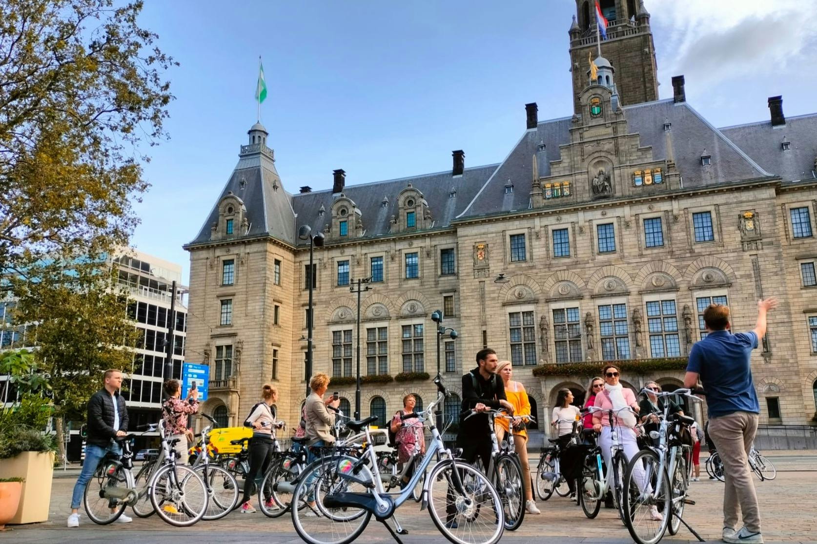 Skupina na radnici v Rotterdamu