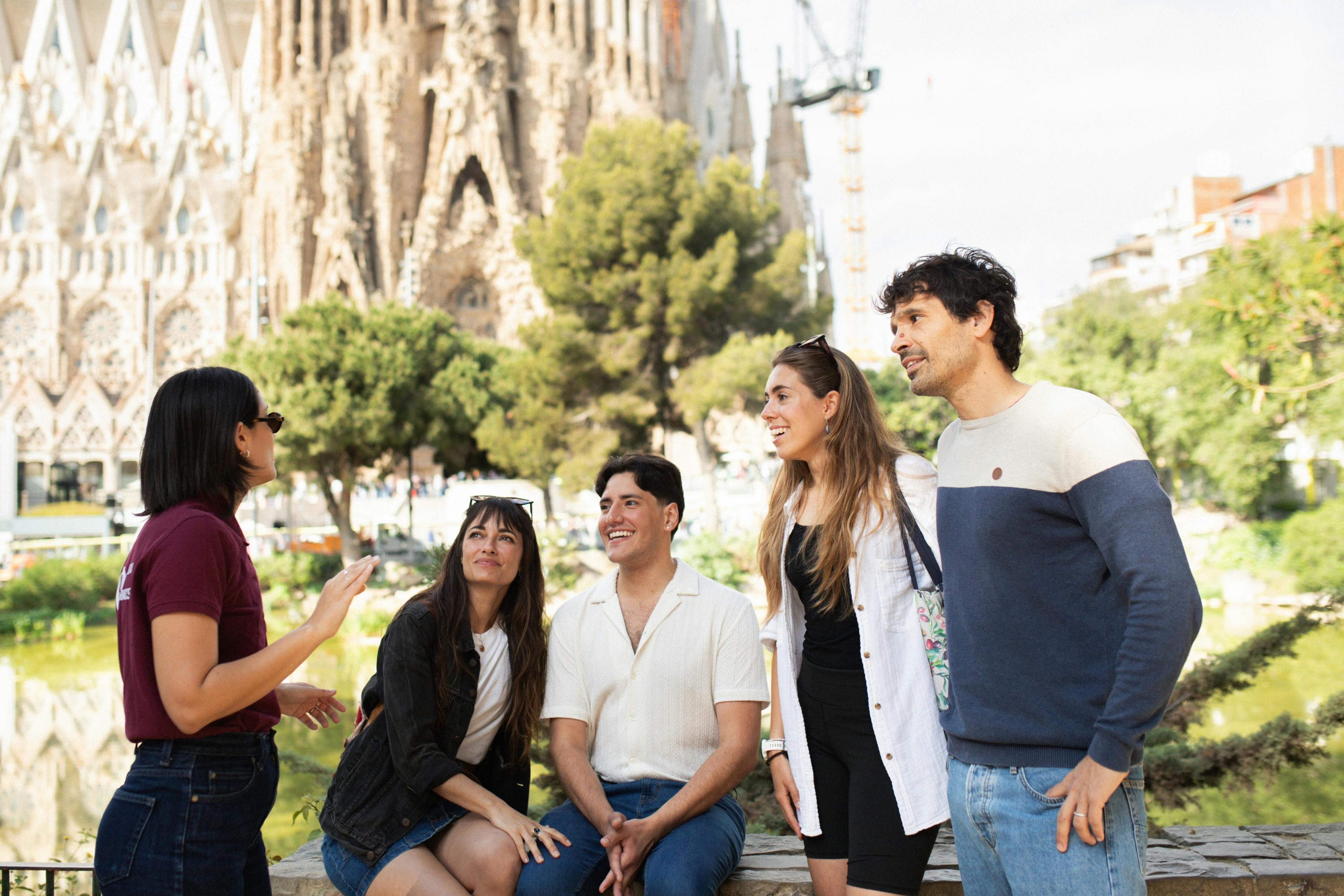 Sagrada Familia: Skip The Line Ticket + Guided Tour 2