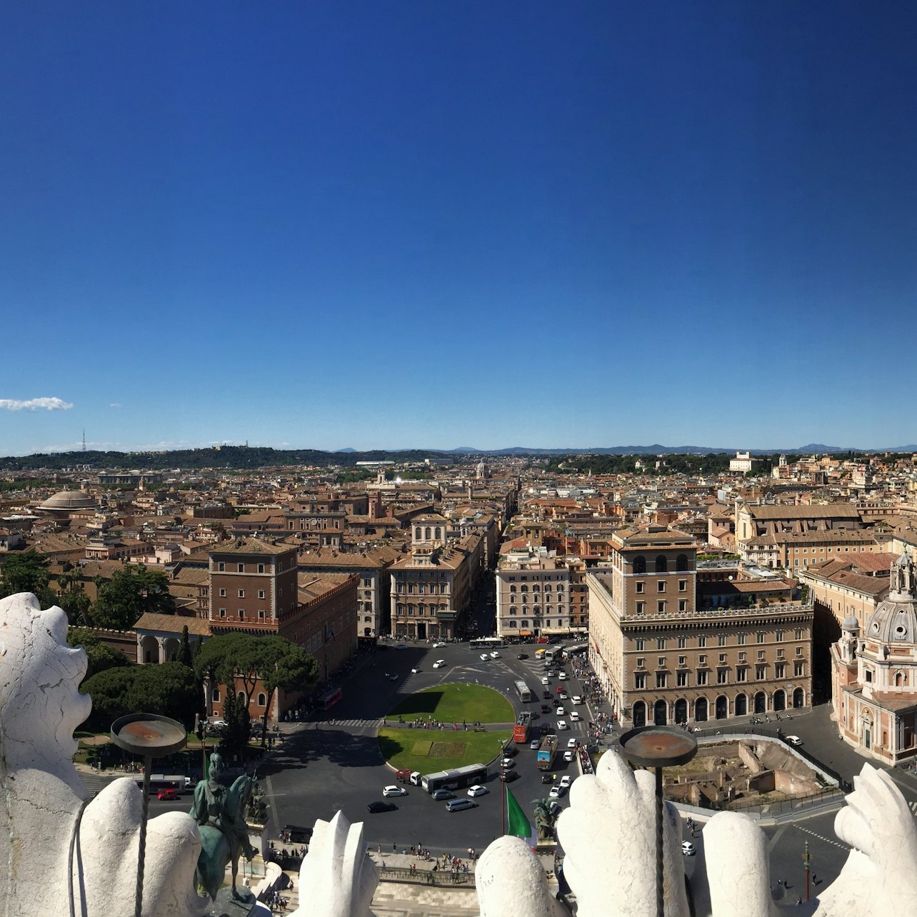 Elevador Panorâmico de Vidro com Audio App - Acomodações em Roma