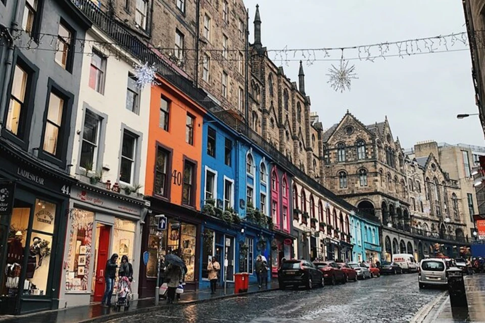 Edinburgh's Incredible Harry Potter Walking Tour with Free Admission for Children