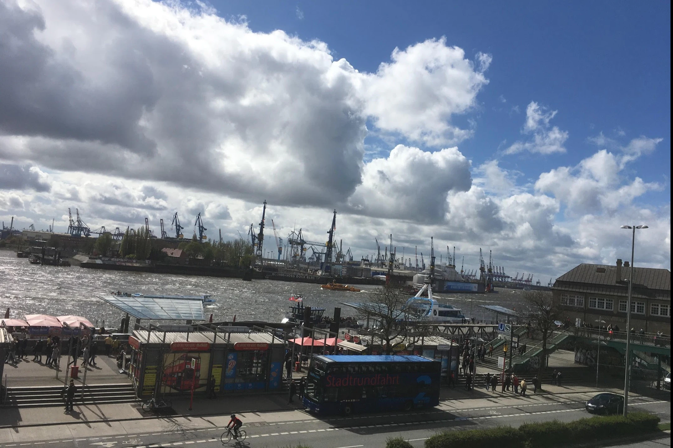 Hamburg: Private Guided Walking Tour