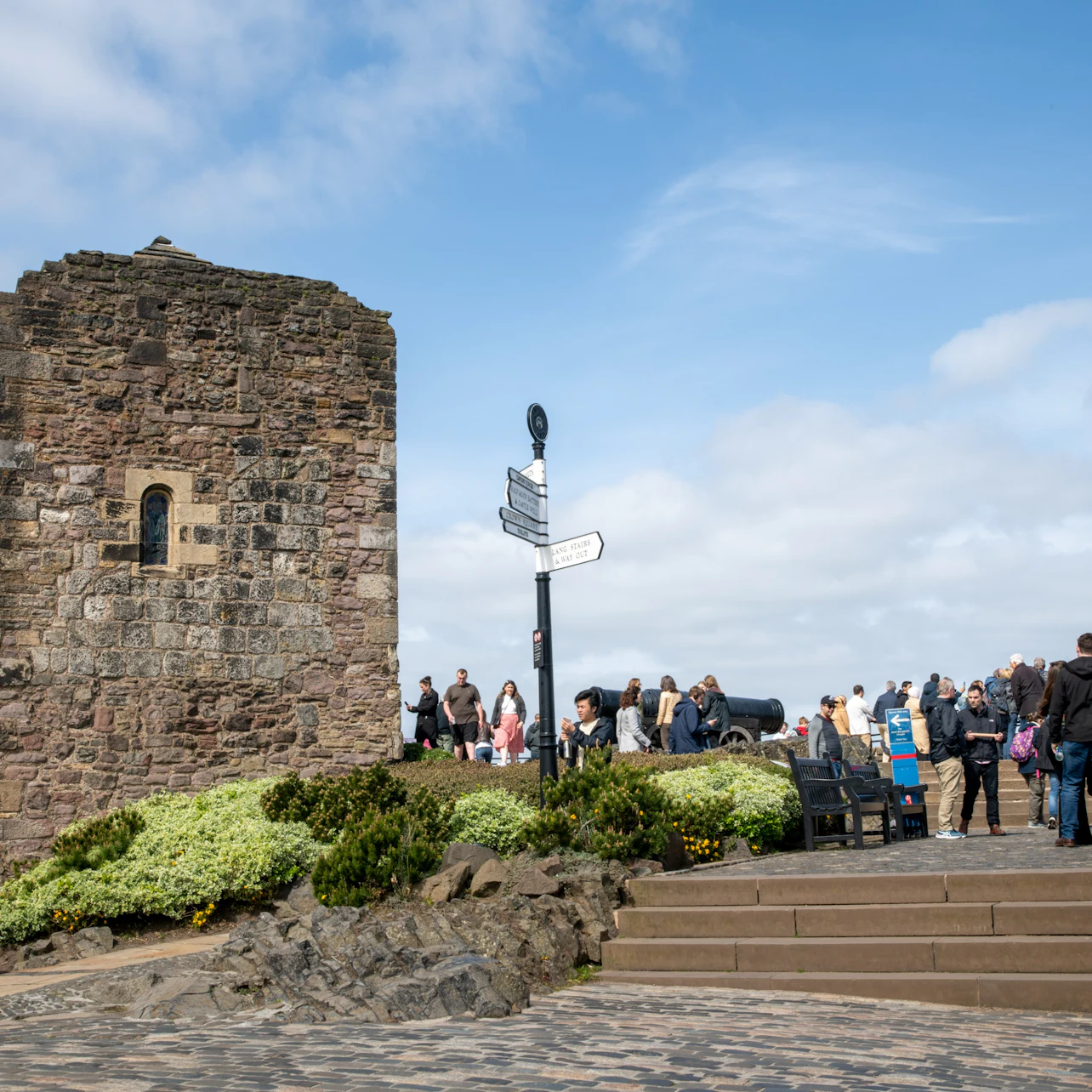 Edinburgh Castle: Entry Ticket + Guided Tour in Edinburgh β Tiqets