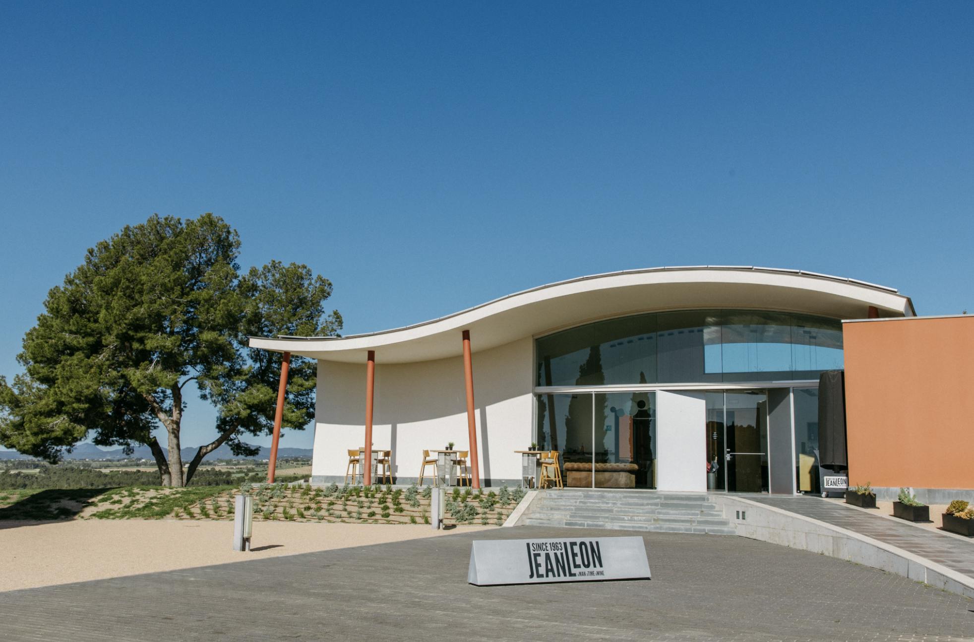 Πράγματα να κάνεις στον προορισμό <City 66342> #1: Οινοποιείο Jean Leon