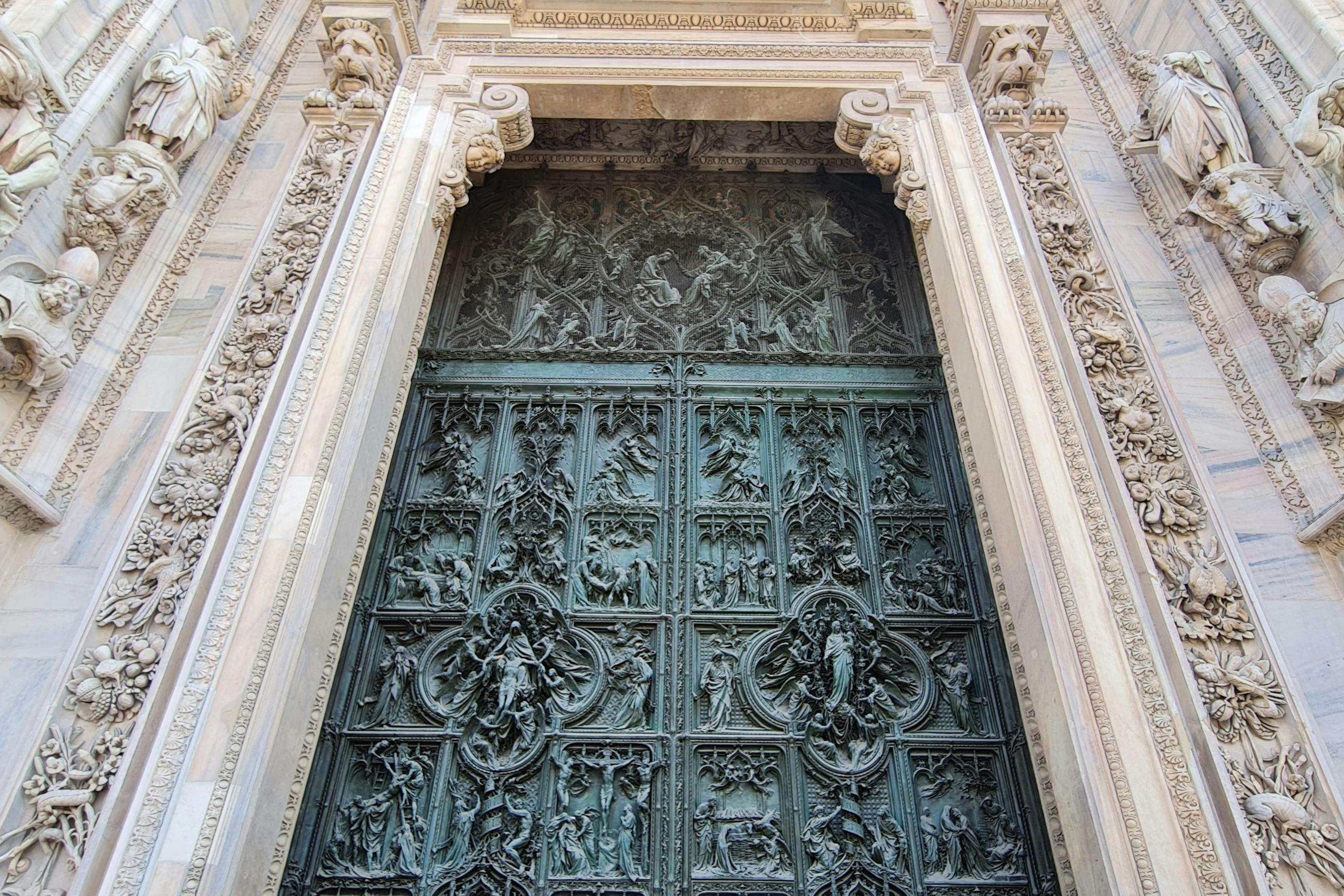 Das Hauptportal der Kathedrale