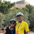 Glückliches Paar unter der Akropolis