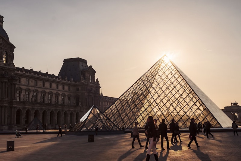 Louvre Museum: Dedicated Entry + Guided Tour
