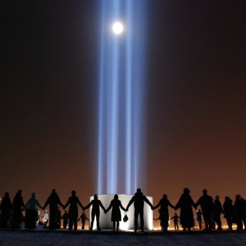 Recorrido Imagina la Torre de la Paz: En memoria de John Lennon
