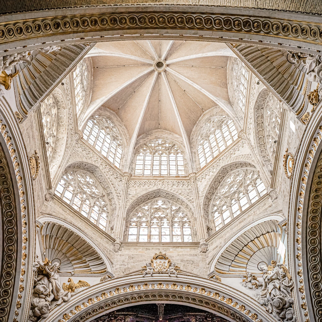 Silk Exchange, Church of San Nicolás & Cathedral: Guided Walking Tour