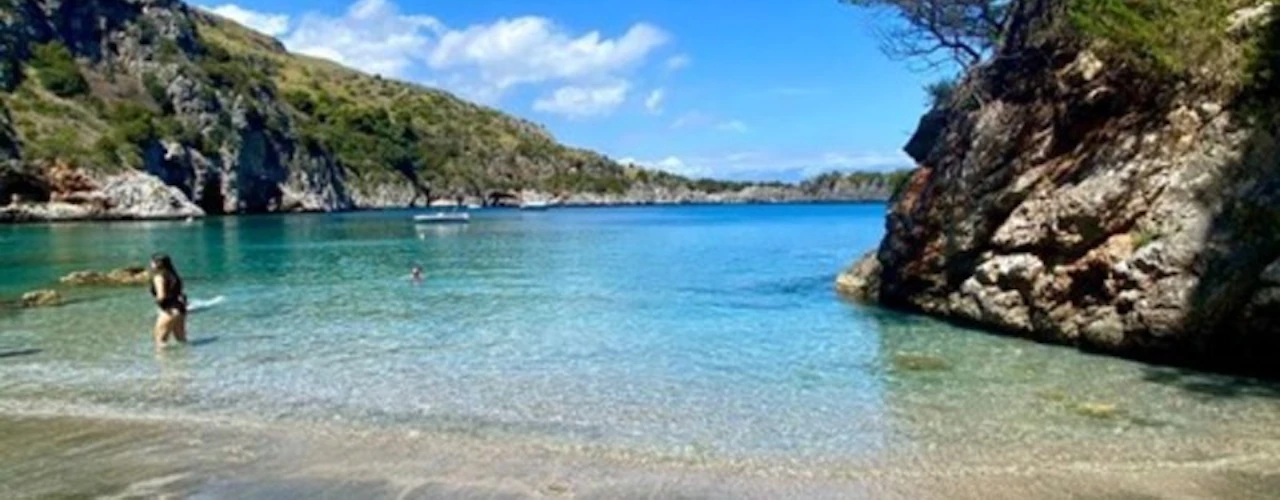 Baia degli Infreschi: Escursione in Barca da Marina di Camerota