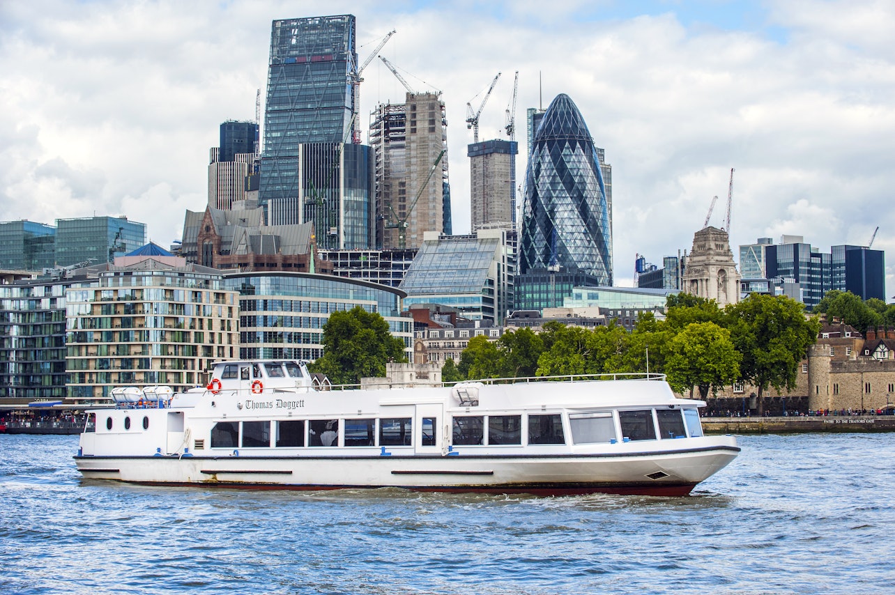 Passeio de barco no Tâmisa: de Westminster até a Torre de Londres - Acomodações em Londres