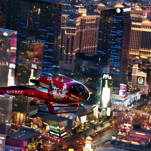 ラスベガス・ストリップ上空のヘリコプター・ナイト・フライト（即時予約）