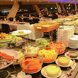 Bangkok: Chao Phraya Princess Dinner Cruise