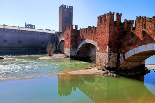 Visita guiada a pie por Verona: Historia y joyas ocultas