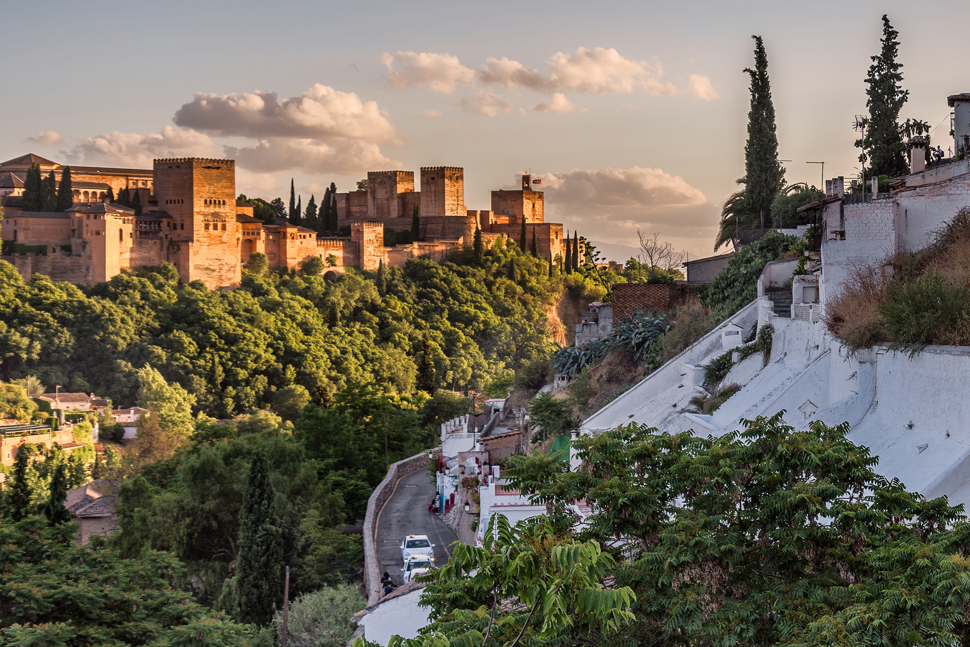 Alhambra, Nasrid Palaces, Albaicín & Sacromonte: Guided Tour