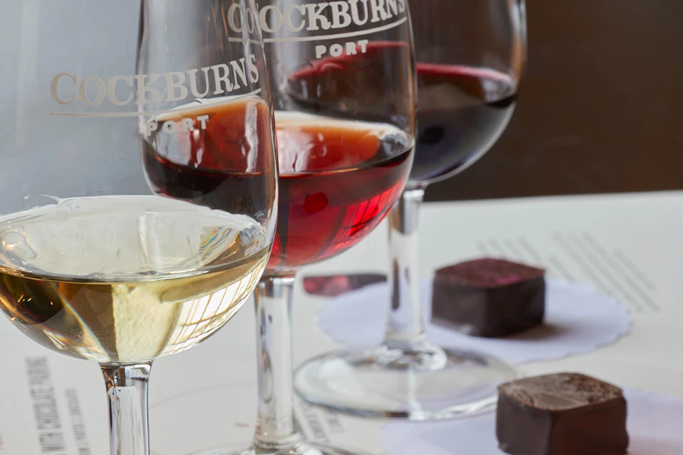 Pairing for each wine with Yuzu and Passion fruit chocolates, Vanilla and Raspberry.