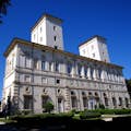 Il retro dell'edificio museale della Galleria Borghese