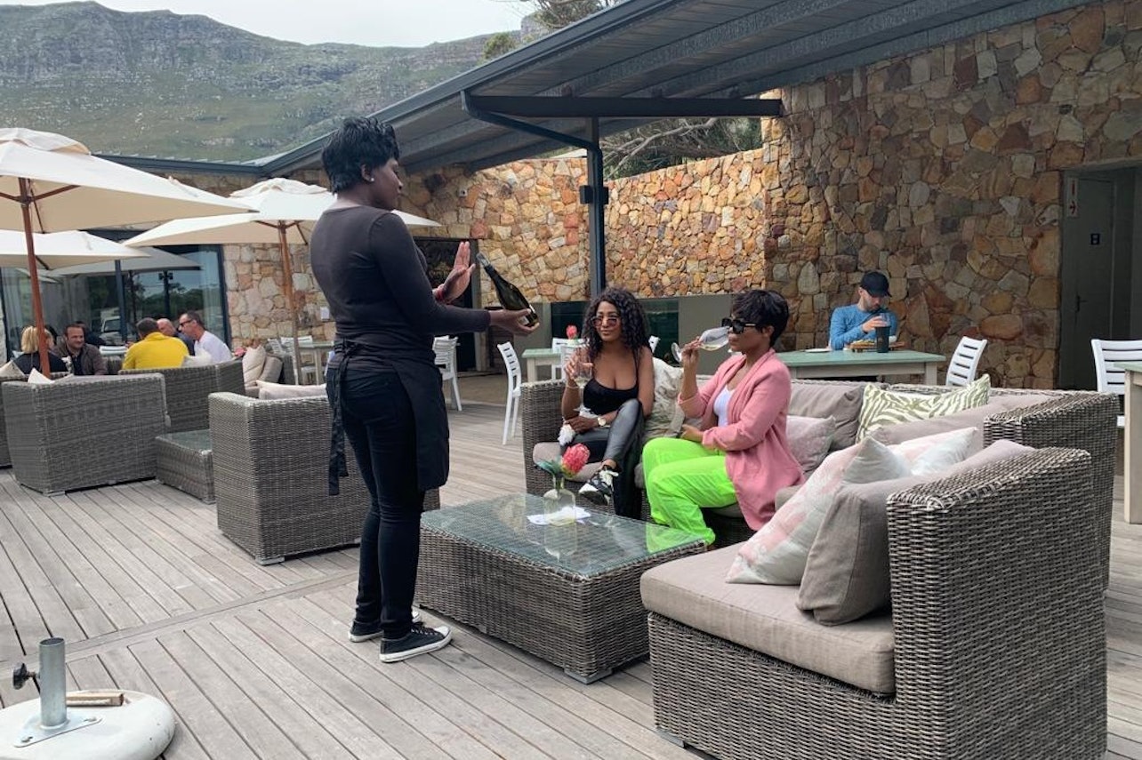 Visita ao Cape Winelands Wine Tour & Cheetah Outreach - Acomodações em Cidade do Cabo