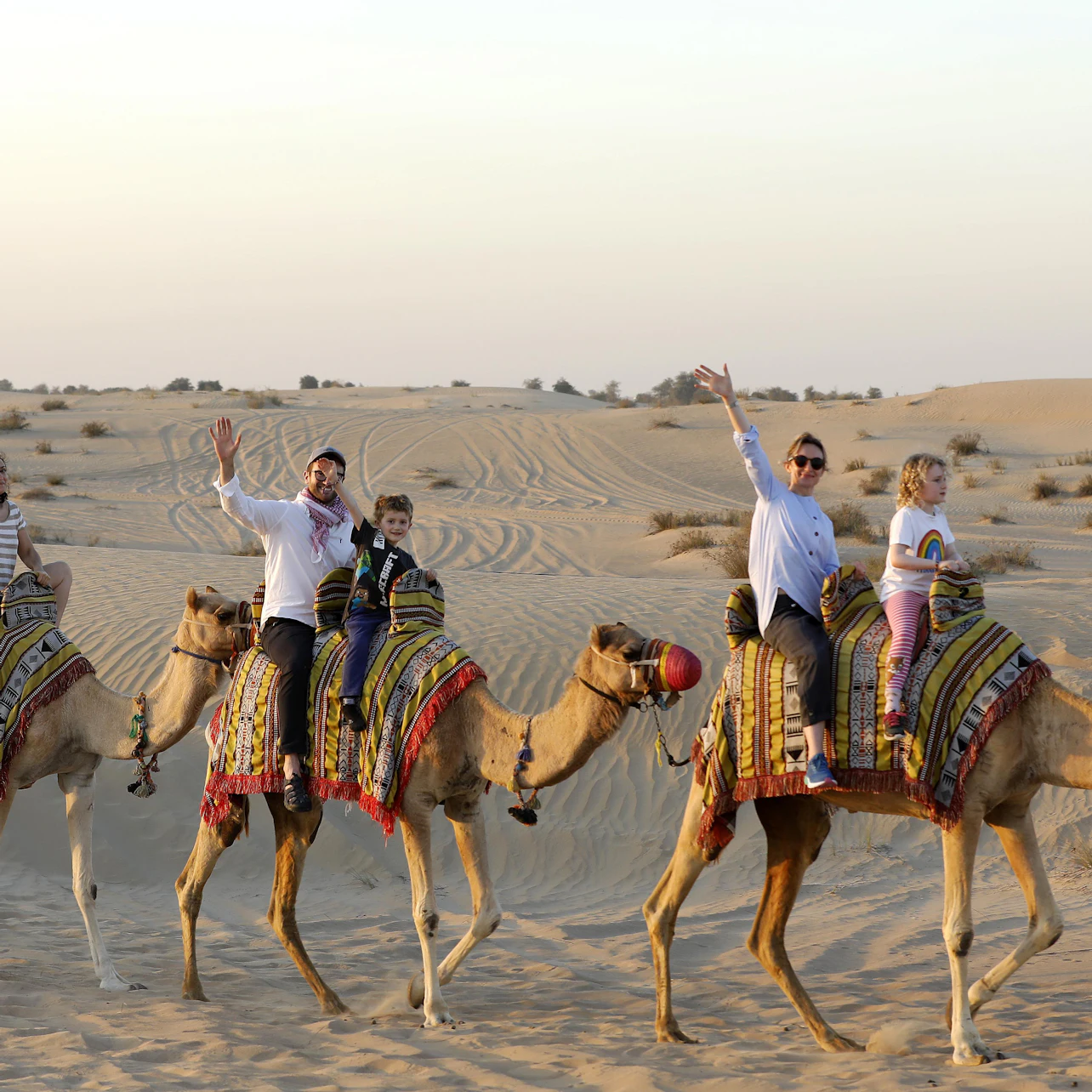 Morning Heritage Safari: Vintage G-Class Ride with Breakfast at Al Marmoom Camp 4