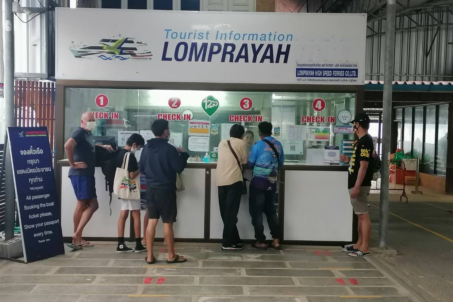 Experience seamless transportation from Phuket to Koh Samui with Lomprayah’s service.