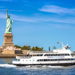 Statue of Liberty & Ellis Island: Entry + Ferry from New Jersey + NY Guidebook 4