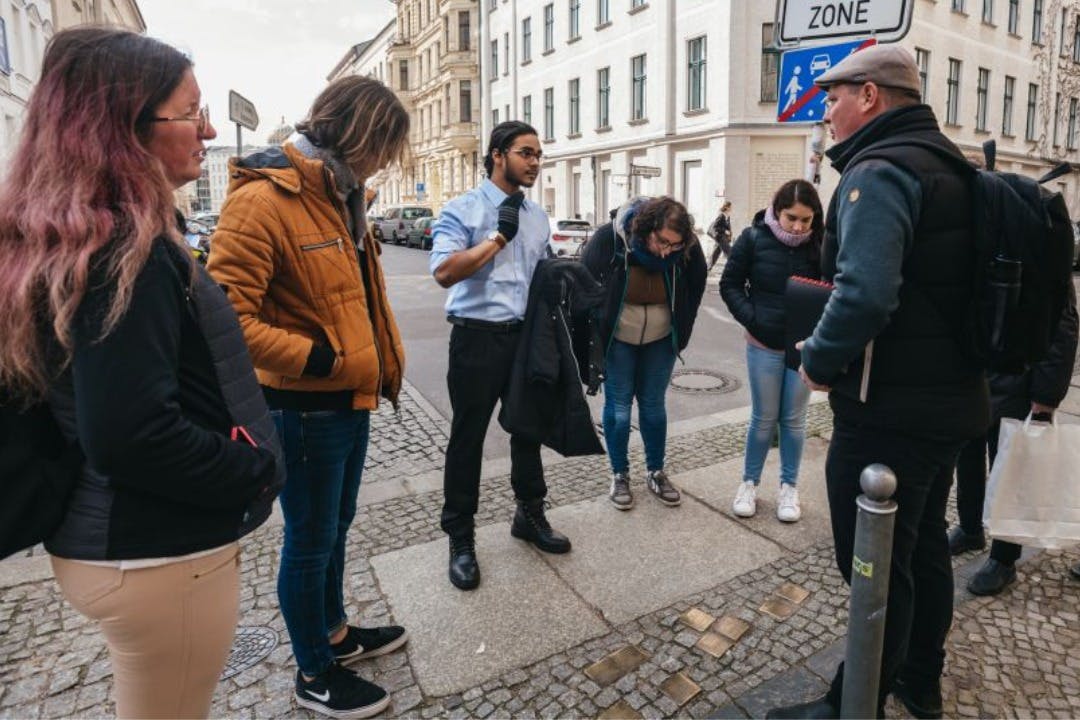 かつて路上に住んでいた人々のための記念碑。