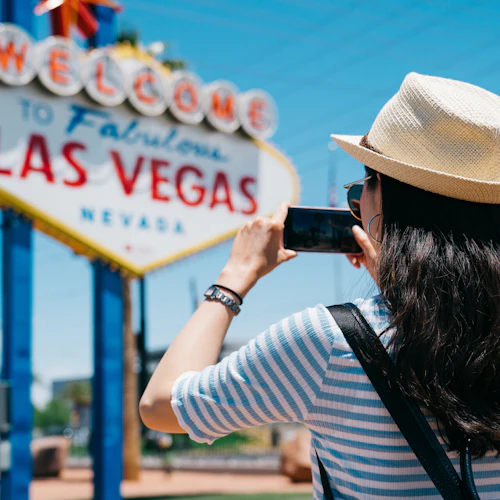Las Vegas: Adults Only Night Tour + Drink