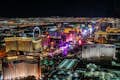 Volo notturno sopra la Strip di Las Vegas