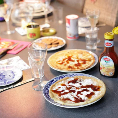Amsterdam: Dutch Pancake Cooking Class + Lunch in a Canal House - Photo 2