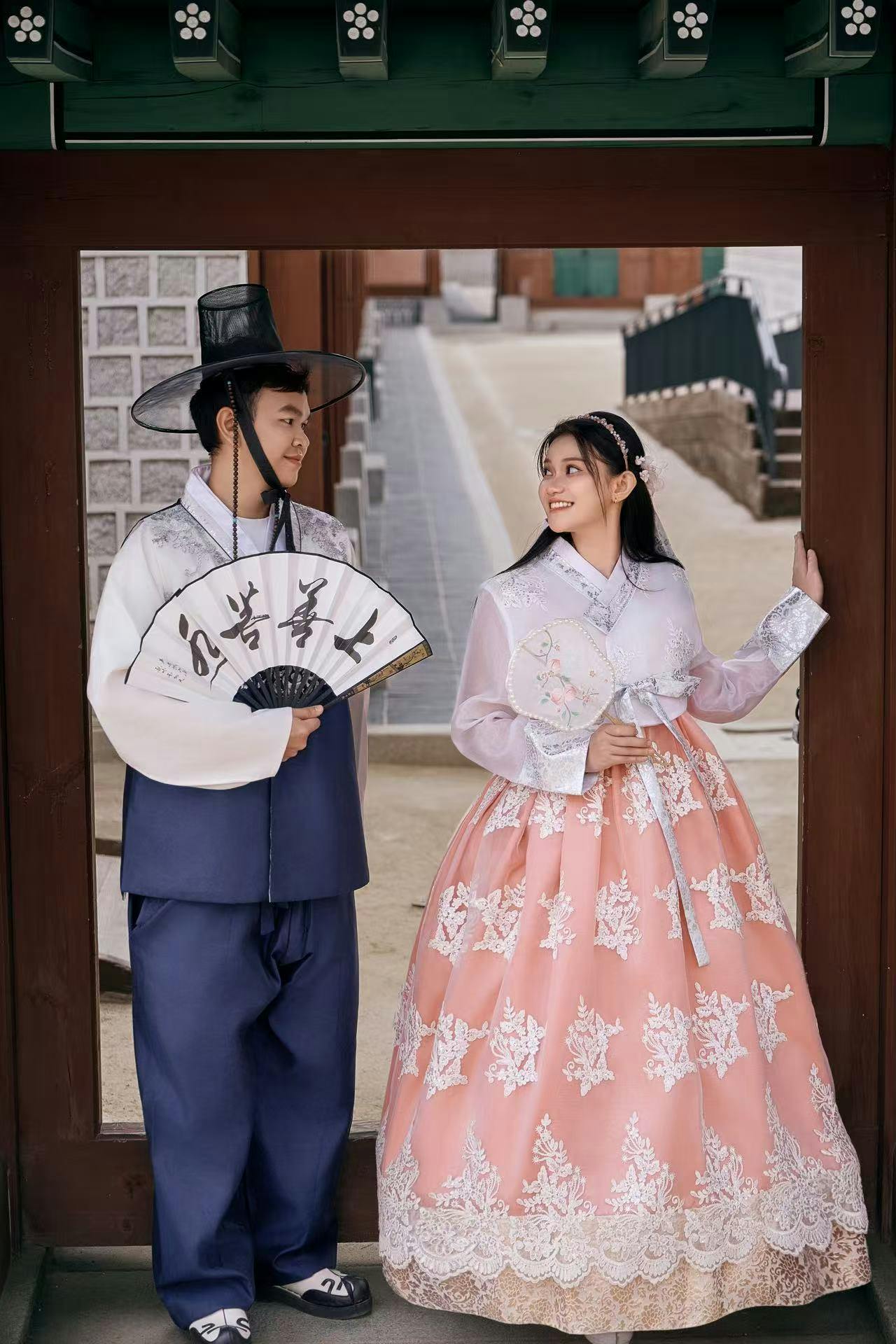 Gyeongbokgung Palace, Bukchon Hanok Village & Changdeokgung Palace: Premium Hanbok Set + Korean Hairstyle - Photo 12