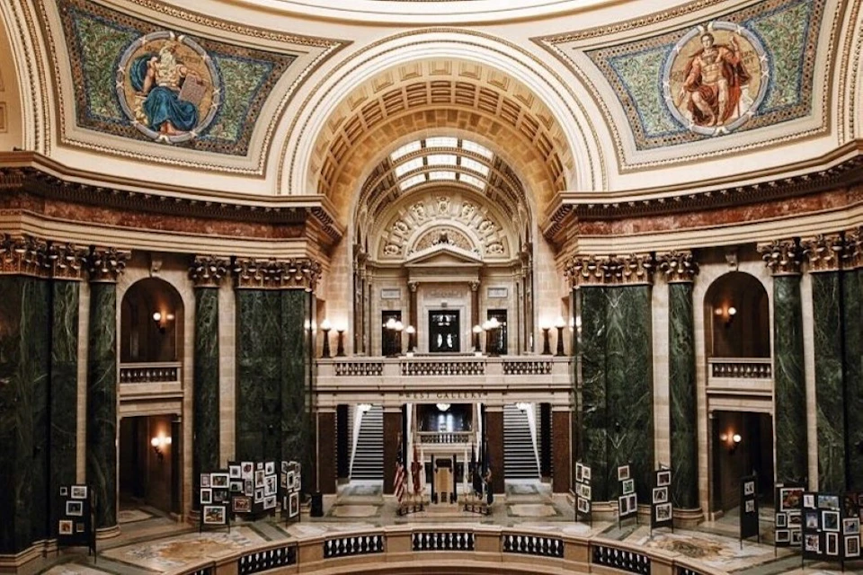 Small Group Guided Walking Tour of Capitol Hill