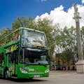 Bus touristique dans la Alameda de Hércules