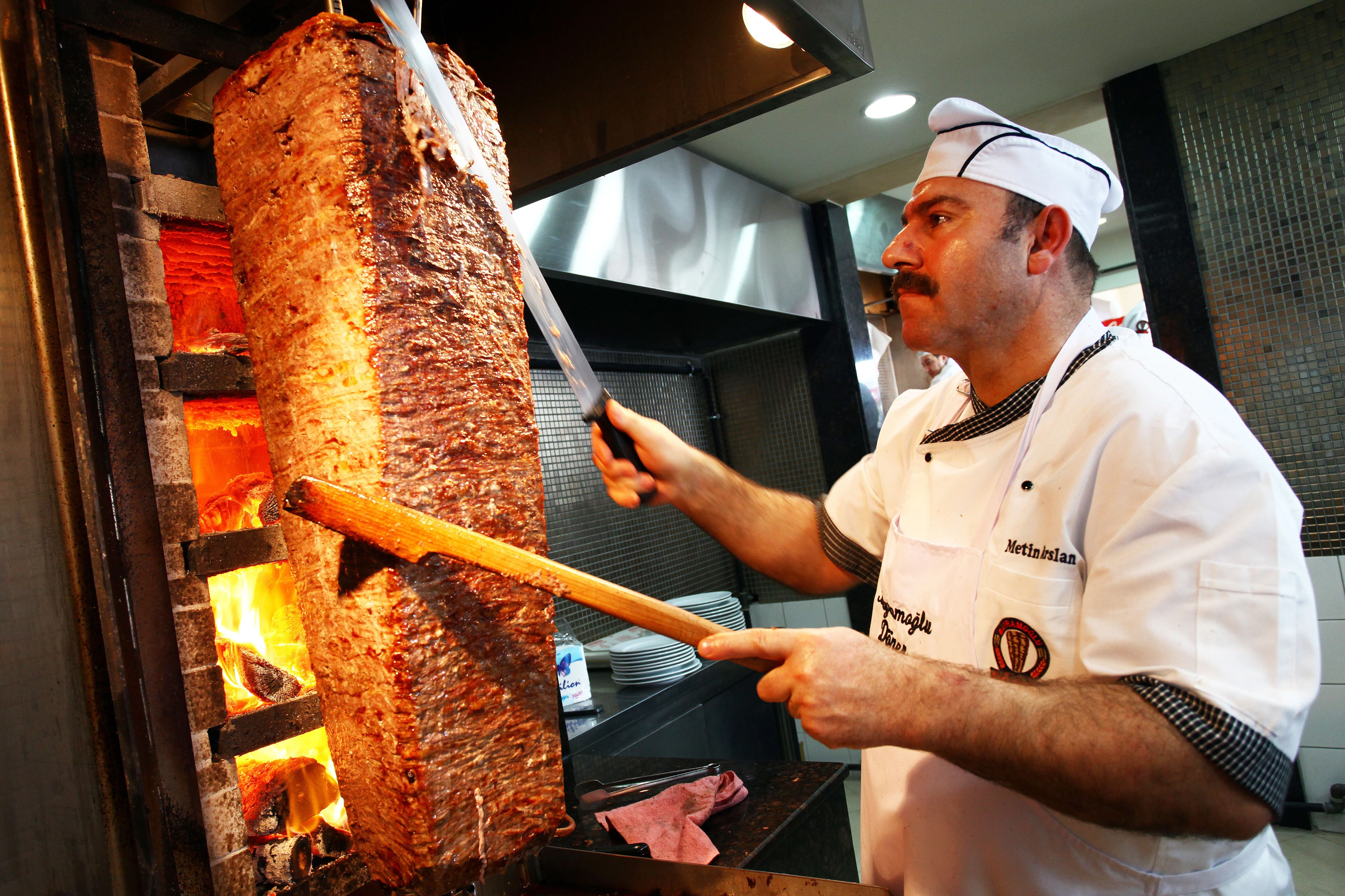 Istanbul: Evening Dining Tour with Turkish Drinks and Sweets