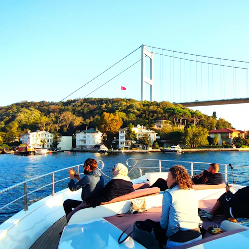 Istambul: cruzeiro de iate ao pôr do sol no Bósforo com lanches - Photo 22