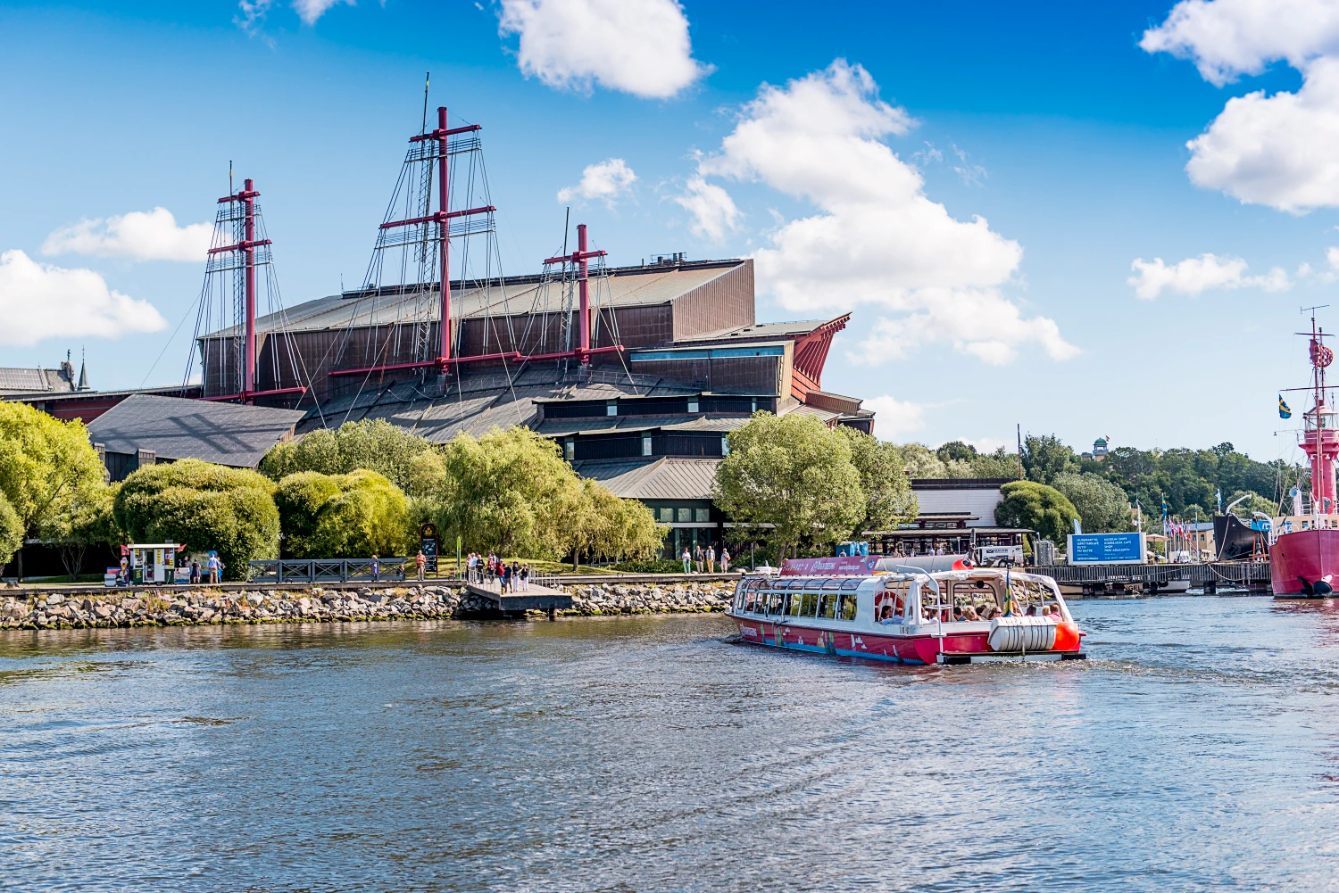 Stockholm: Hop-on Hop-off Boat Tour