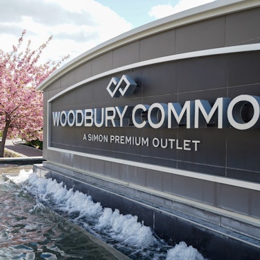 Shopping på Woodbury Commons Outlet i NYC