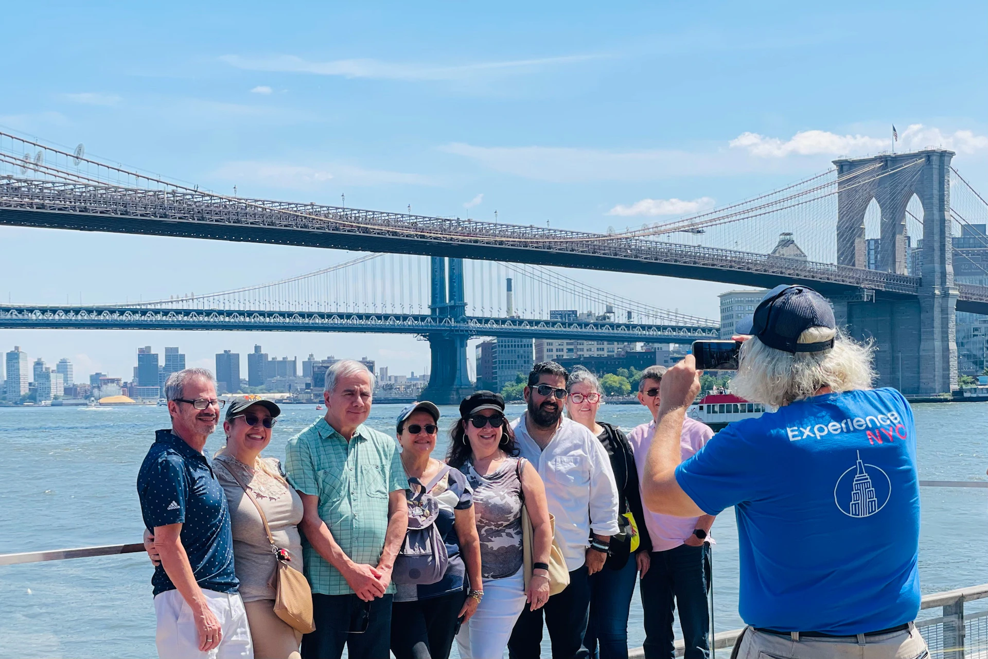 Photo Stop at the Brooklyn Bridge with the Tour Guide