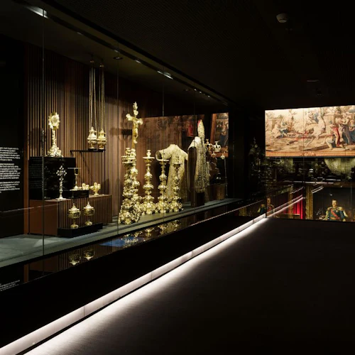 Royal Treasure Museum - Photo 5