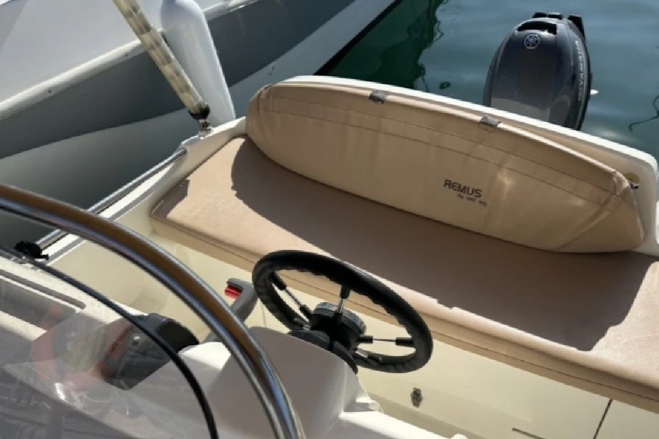 Unlicensed boat