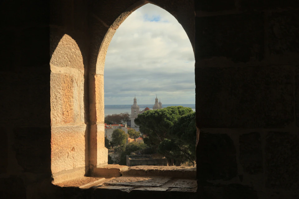 Window in São Jorge Castle