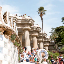 Park Güell & Sagrada Familia: Skip The Line Ticket + Guided Tour + Transport 4