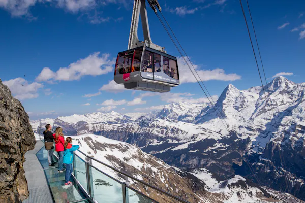 Aller-retour en téléphérique au Schilthorn
