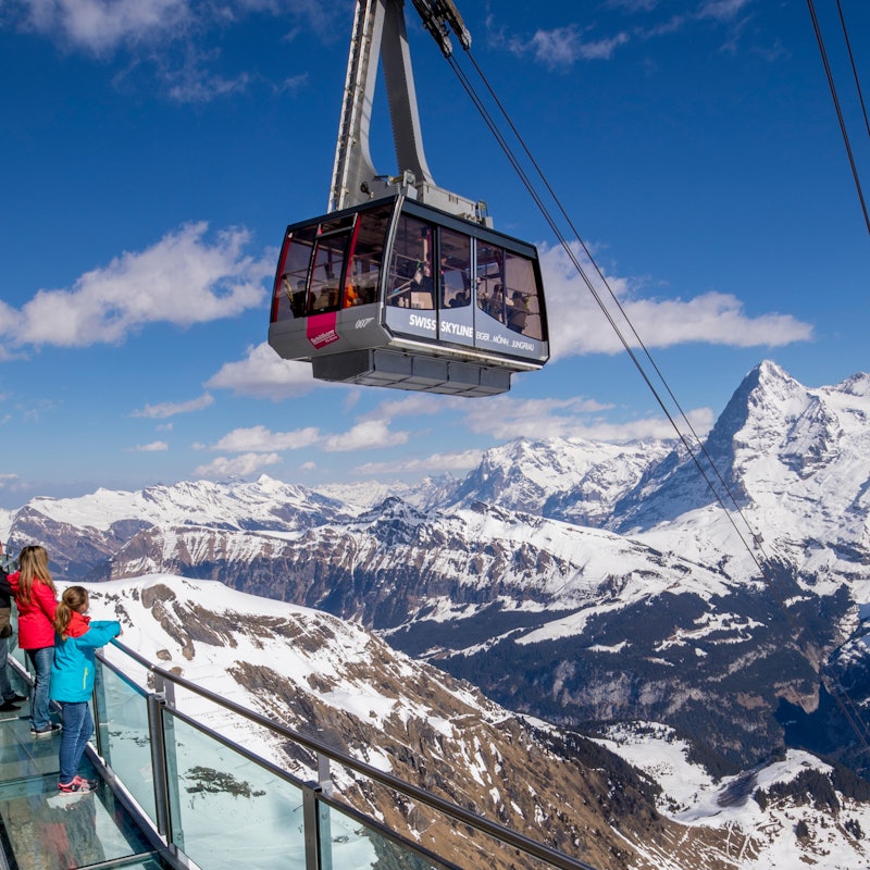 シルトホルンへのケーブルカー往復 Tiqets シルトホルンへのケーブルカー往復 Tiqets