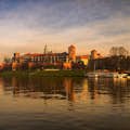 Château de Wawel près de la rivière