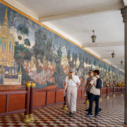 Phnom Penh: Historical Guided Tour + Transfers 3