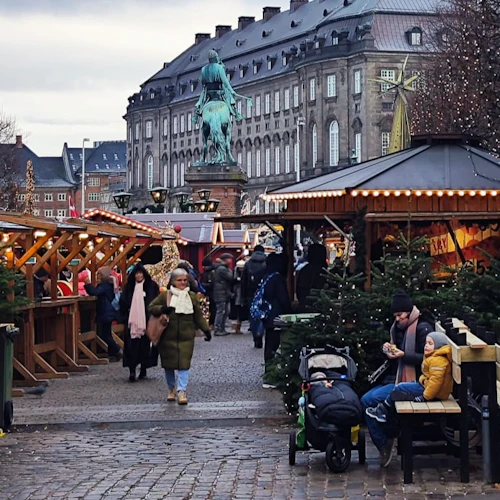 Copenhagen: Guided Christmas Tour + Tivoli Gardens Entry + Food & Drinks - Photo 3